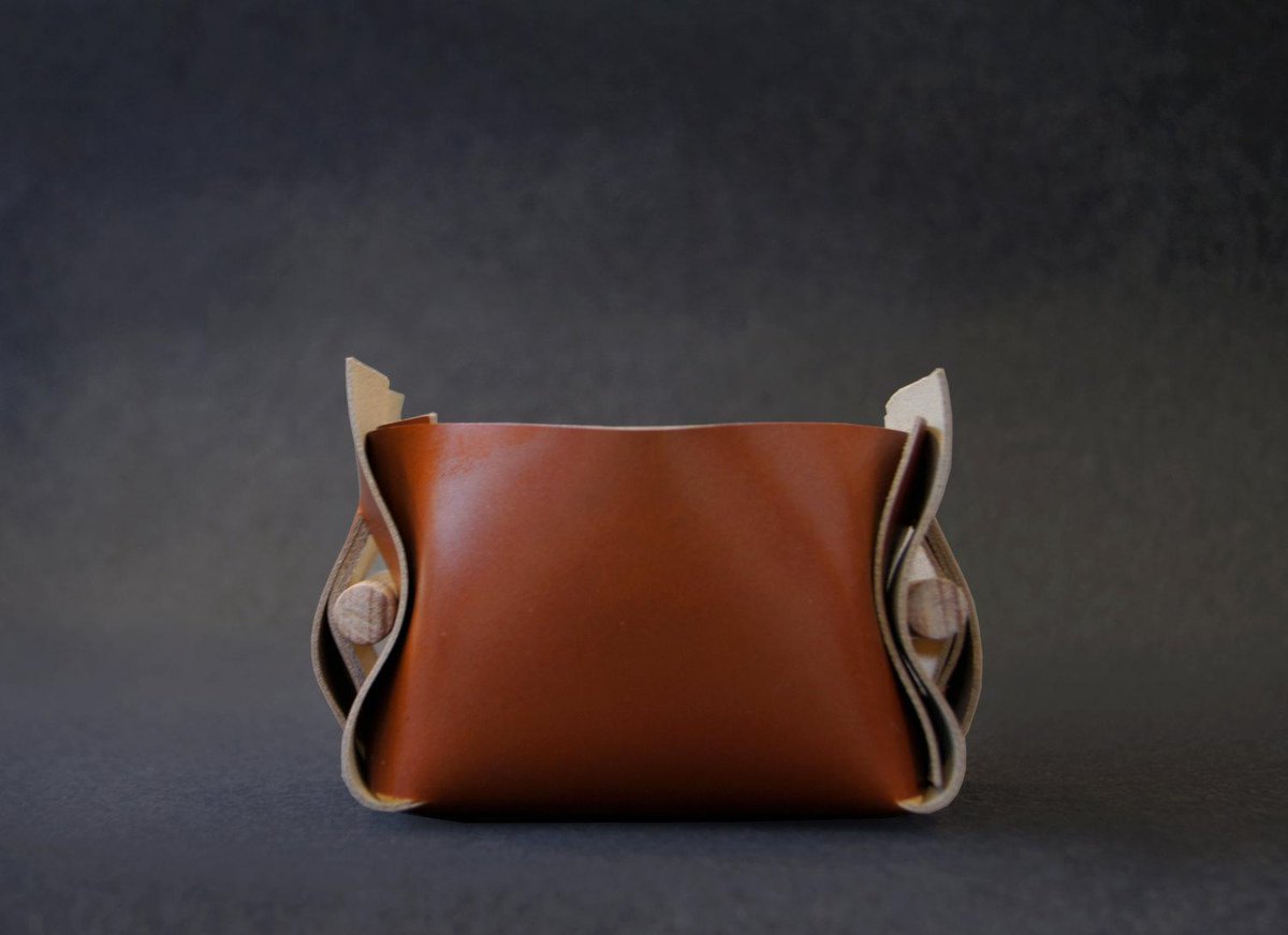 Love_Hardwood's tweet image. Leather Storage Containers with Wooden Handles, Storage Baskets. etsy.com/listing/252603… #Etsy #ContemporaryStorage