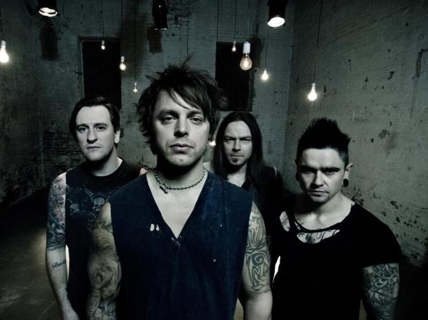 13NotesMagazine's tweet image. Новым клипом порадовали «Bullet For My Valentine» | 13notes.info/11586 #rock, #news, #music