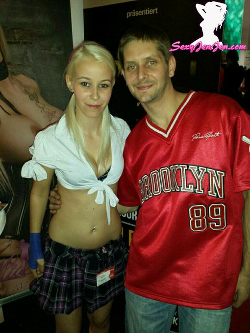 Und hier noch ein Fanbild mit dem Benjamin :)  los schickt mir eure Bilder mit mir :) #venus2015 https://t<a href="/tag/venus2015"class="tags"><span>#venus2015</span></a>