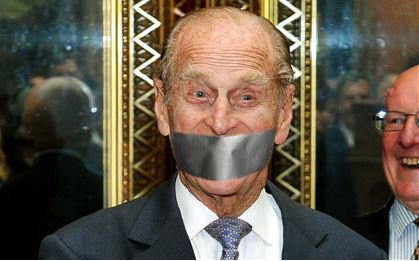 GreggggWallace's tweet image. Prince Philip is brought out to meet the Chinese president and his wife