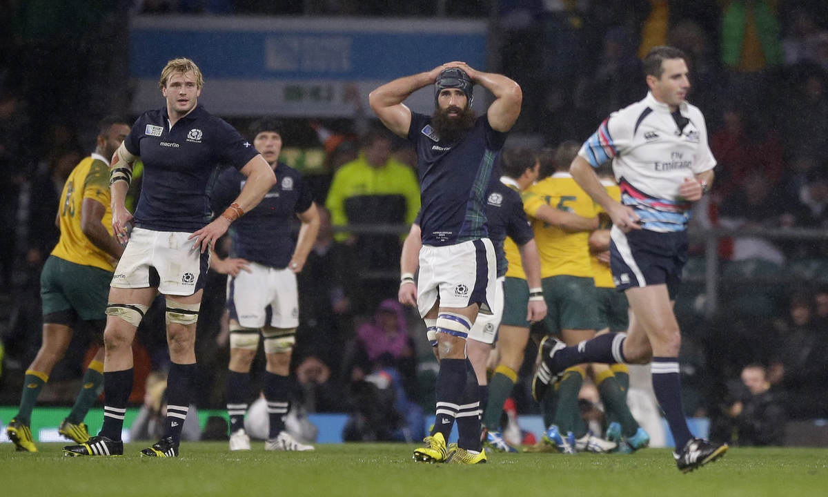 guardian_sport's tweet image. Craig Joubert made scapegoat when World Rugby should look in the mirror. By Paul Rees gu.com/p/4dezv/stw (AP)