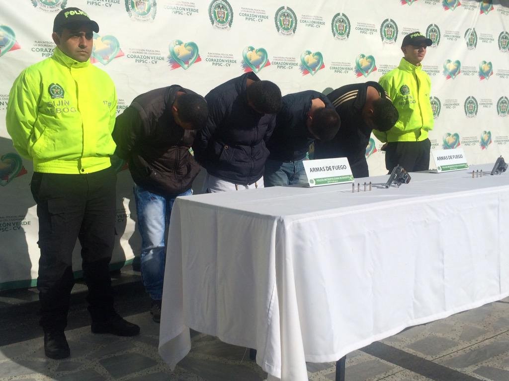 PoliciaBogota's tweet image. &quot;Vuelve el 🐶 arrepentido, con la cola entre las patas con el hocico partido y la cabeza baja&quot; capturados #LosChavos