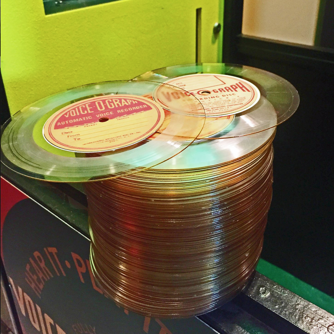 phonicarecords's tweet image. Come one, come all! The #Aberlour #VoiceOGraph is up and running here at #Phonica! More info j.mp/PhonicaBlog