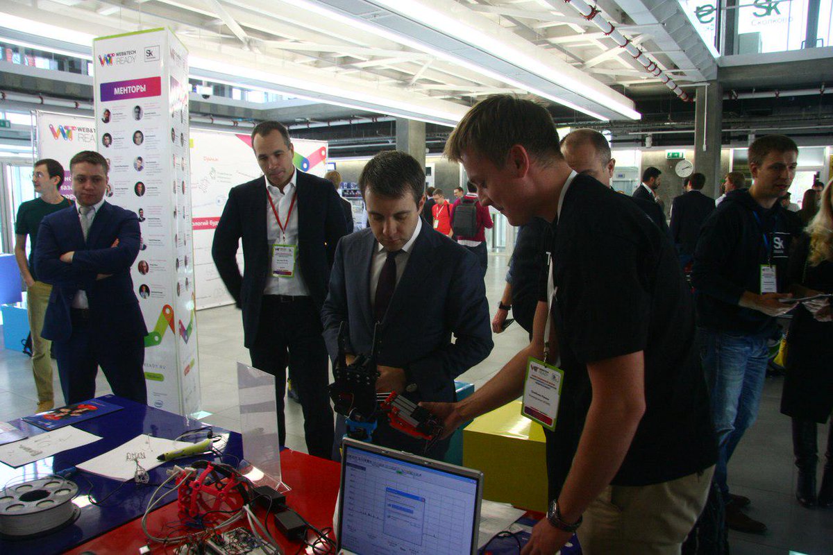 ruitmo's tweet image. Просто министр связи Николай Никифоров @nnikiforov и выпускник нашего акселератора проект Rehabot. #live #webready