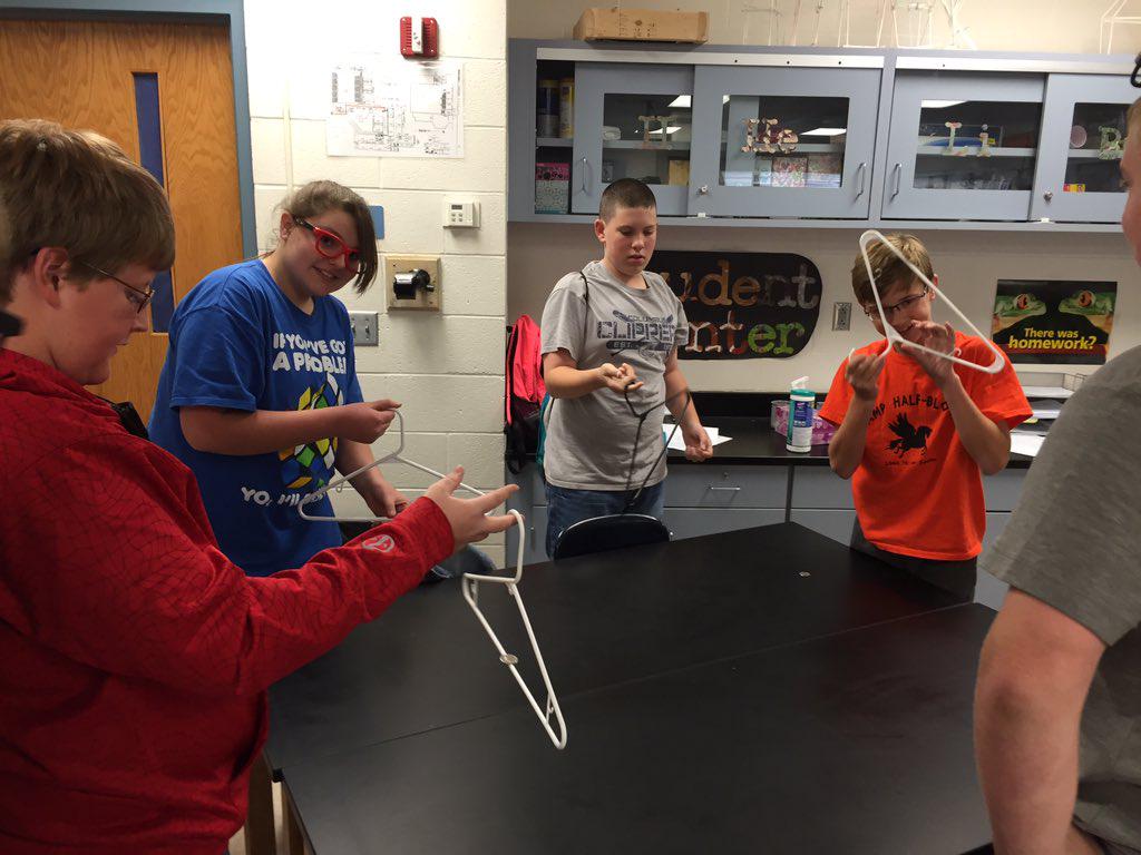 MrTomGoRaiders's tweet photo. Inertia demos! #objectatrest #dontdroptheeggs #theydid https://t.co/i5Df91vxF8