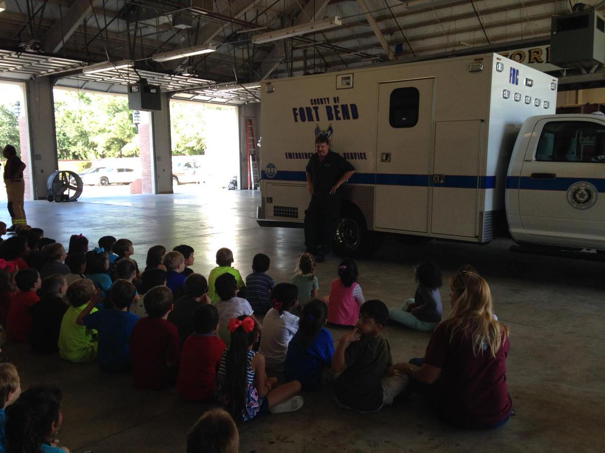 DeenaBevil's tweet photo. Kindergarten learning about fire safety at Willow Fork Fire Station.  We are thankful for firemen!#rrepride https://t.co/heKccrzPJT