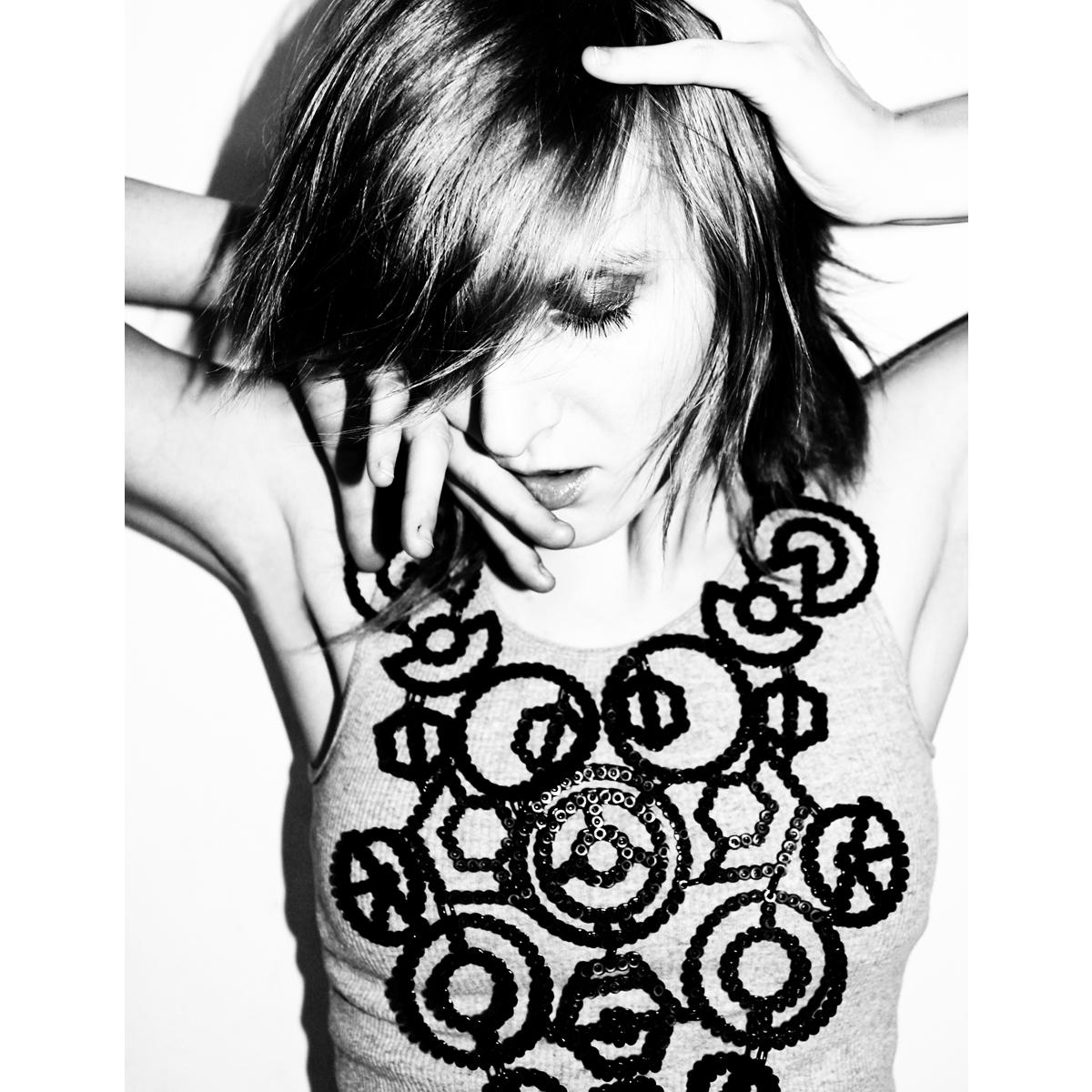 CSFoxBurrow's tweet image. Star Wars trailer got me geeked! Tie Fighter inspired necklace: etsy.com/shop/csfoxburr…  #disney #starwars #sithlord