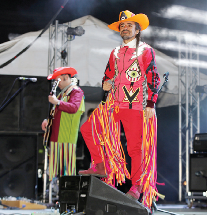 .<a href="/Aymto_Metepec/">ира правко</a> 
Exitoso cierre de <a href="/FestivalQuimera/">Festival Quimera</a> con <a href="/cafetacvba/">Café Tacvba</a> bit.ly/1Rm43PO