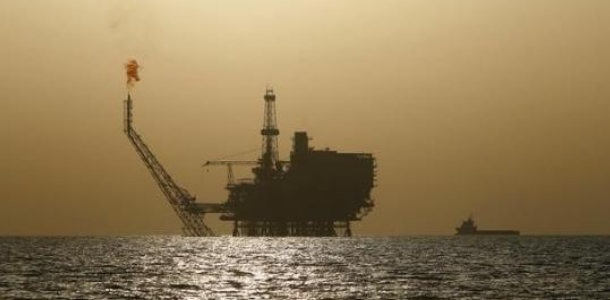 OptionsQuest's tweet image. Oil nearly unchanged on minor technical correction reut.rs/1ZSuR0v via @Reuters