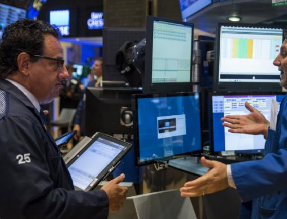 OptionsQuest's tweet image. Wall St. little changed as earnings gain momentum reut.rs/1MB39eM via @Reuters