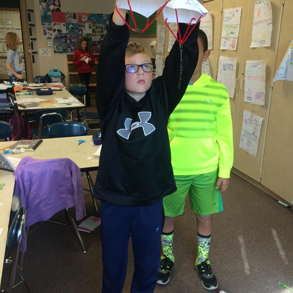 MrsSkaggs4's tweet image. #matterhasweight #parachutetest How does #weight affect how it moves through air?