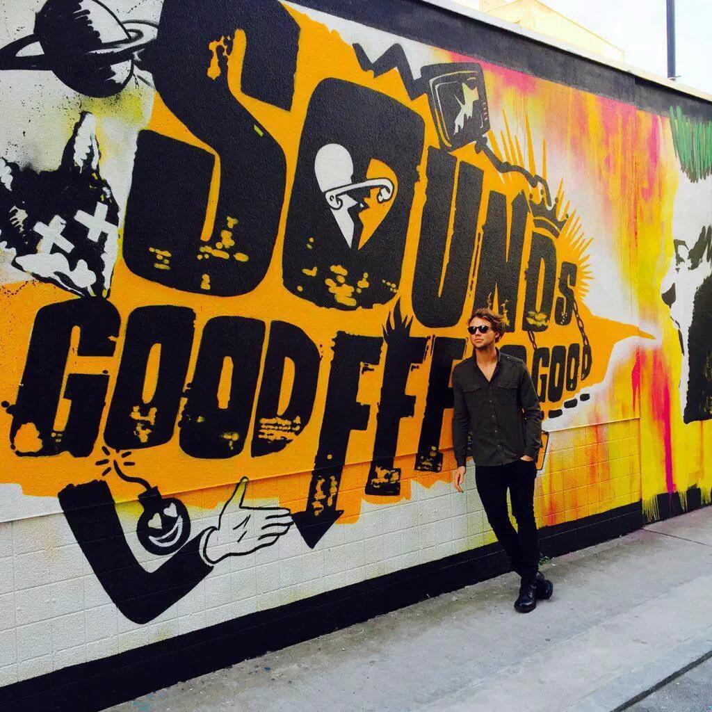 HIOrHeyRec0rdss's tweet image. [иєω ρнσтσѕ ] вσуѕ ѕтαи∂ιиg α ραιитιиg σf ѕσυи∂ѕ gσσ∂ fєєℓѕ gσσ∂ αℓвυм ¢σνєя