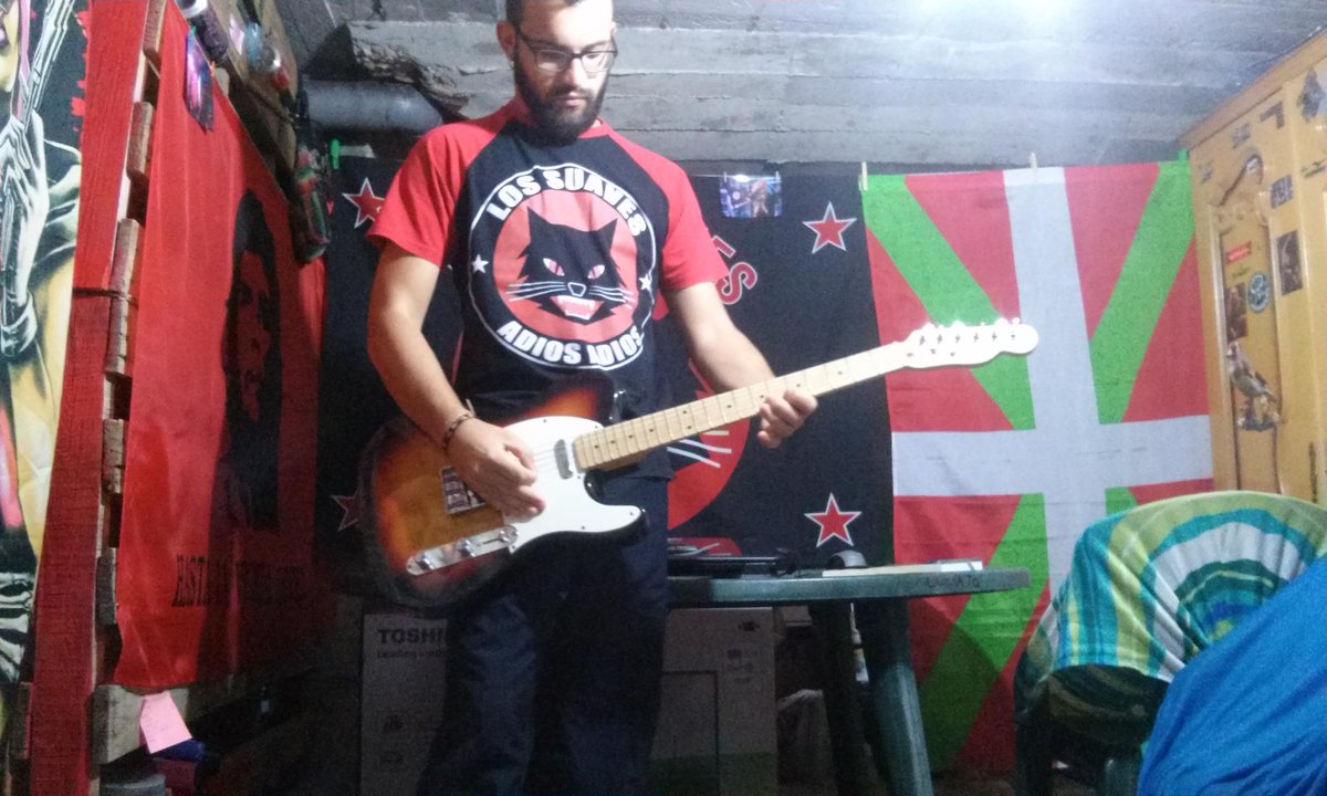 JdlvVad's tweet photo. Rock and Roll https://t.co/cUVSnlmp5s