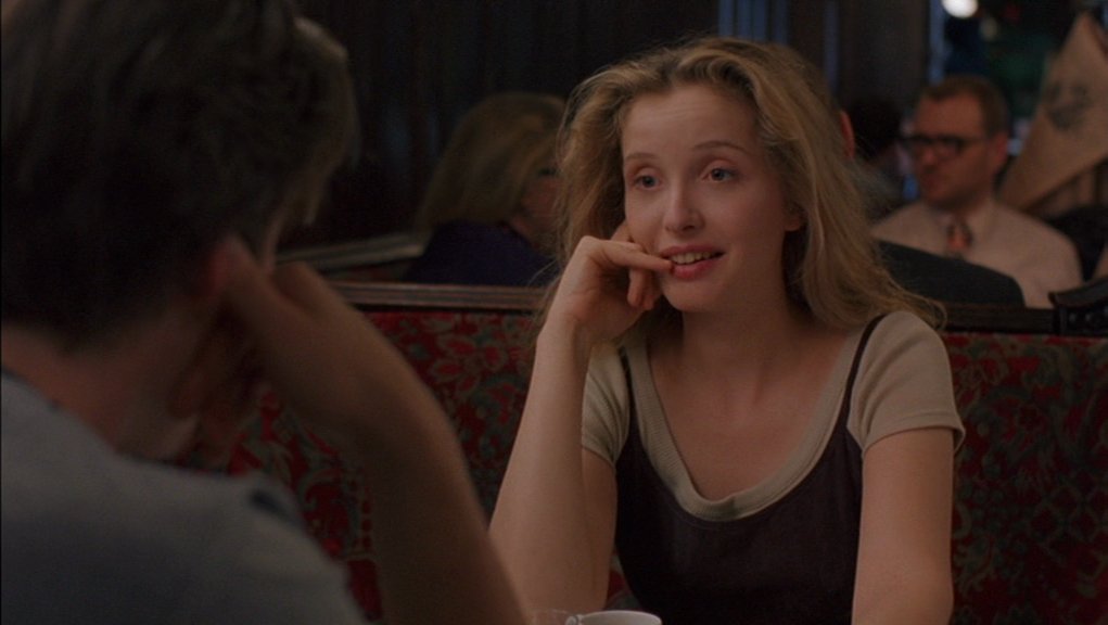 CinemaInFrames's tweet image. Side By Side:
BEFORE SUNRISE (1995)
DP: Lee Daniel - AR: 1.85:1
Director: Richard Linklater