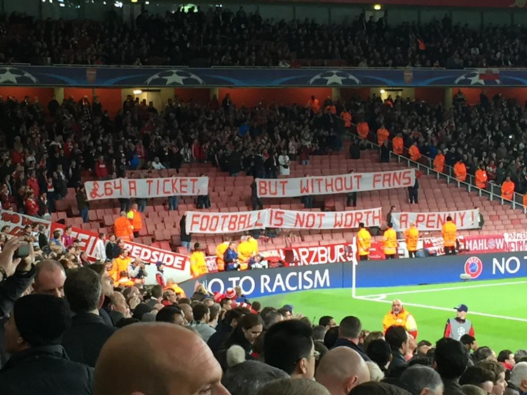 Visually effective protest by Bayern fans #COYG