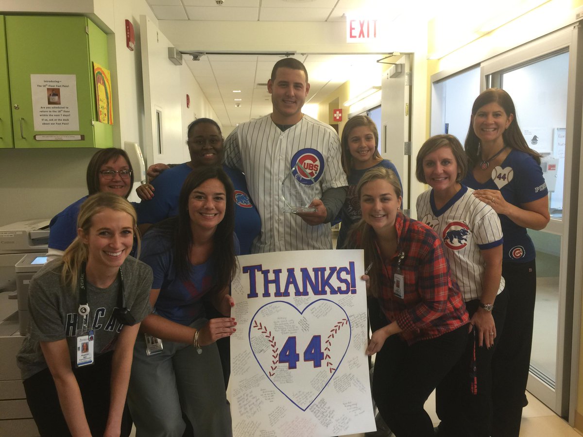 ARizzo44's tweet photo. Thx to all the nurses @LurieChildrens for your amazing care of the patients. Had a great time visiting this morning. https://t.co/Jal5QpEIji