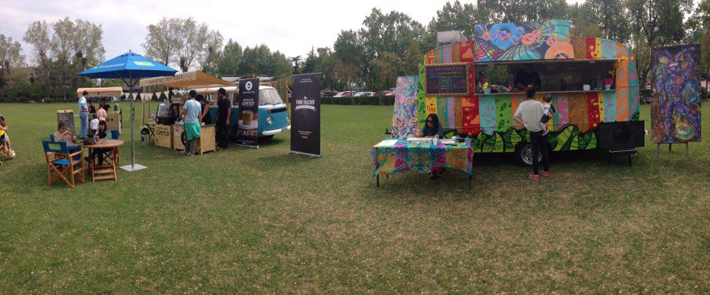 FoodCaravanne's tweet photo. @EATtheART y @ministrodelcafe en #MovistarATP en el club de polo y equitación San Cristóbal 🎾🏇🏻 https://t.co/zjMWF7x7Xq