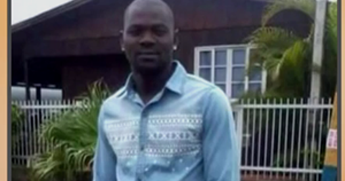 g1's tweet image. Polícia de SC suspeita de crime de ódio contra haitiano morto a facadas e pedaços de pau glo.bo/1M52OjX