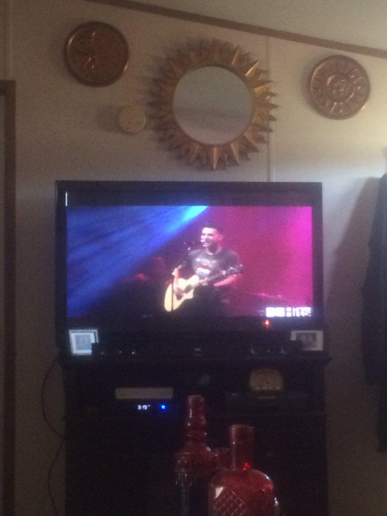 spookyhaleigh's tweet photo. WATCHING MY LITTLE BABE😘💗 love youuuuuuuu. @JacobWhitesides #artisttowatch #notmytypeatall https://t.co/Ejpl6s1A0P