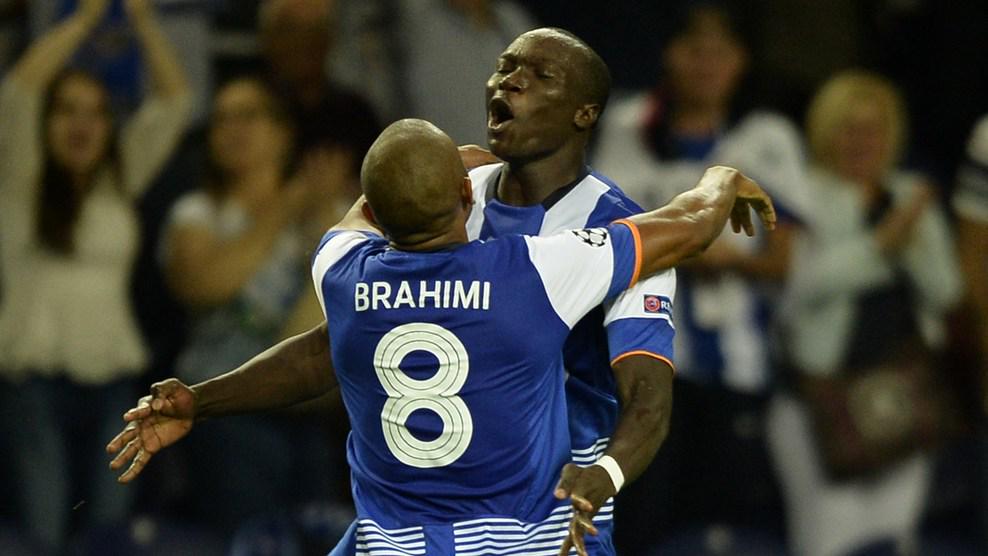 FCPorto_Fr's tweet photo. C'est terminé au Dragão ! Victoire 2-0 contre le Maccabi Tel-Aviv grâce à Aboubakar et Brahimi ! #FCPMTFC https://t.co/lPrKzNMIDe