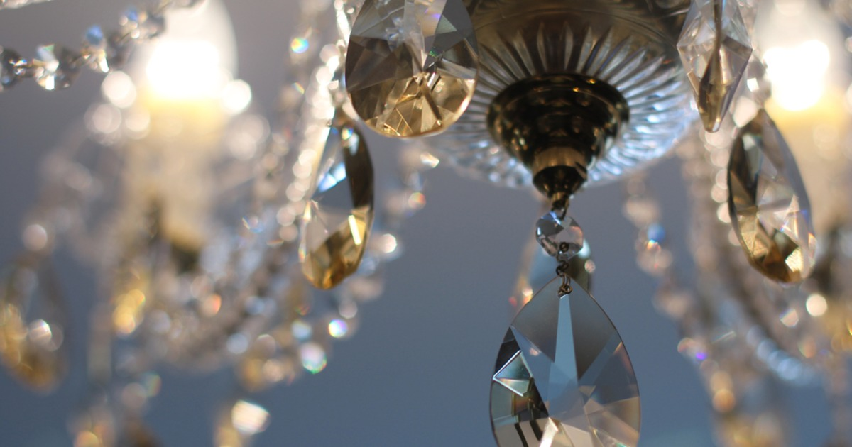 NextStepMD's tweet image. Sometimes a ho-hum lamp just isn't enough. 10 creative lighting ideas for your bedroom: otbd.it/7IsU7T