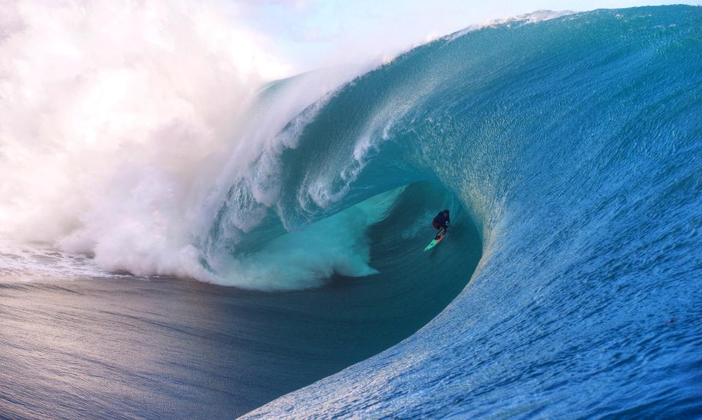 wsl's tweet image. 2016 Tube of the Year entry - @kealakennelly at #Teahupoo #Tahiti #BigWaveAwards Photo | @TimMcKennaphoto