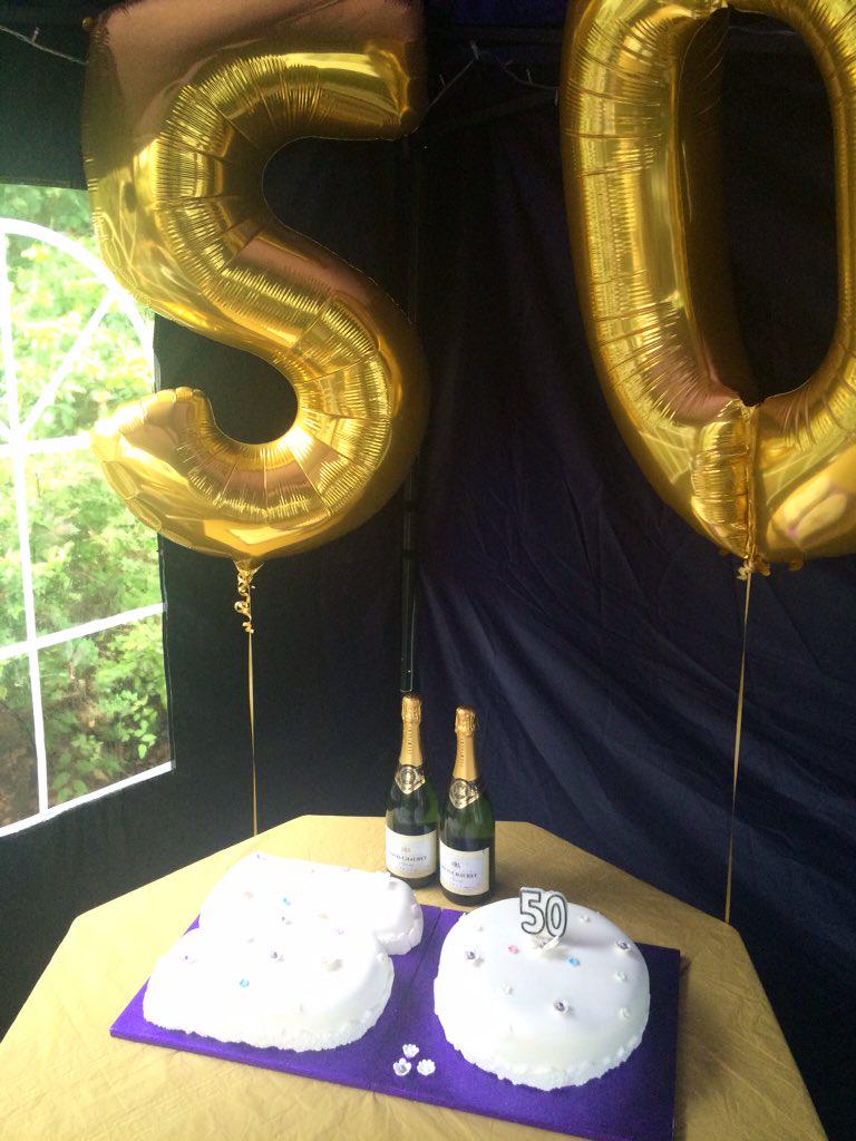 mickyhairext's tweet photo. Was so busy never got to post thanks @becsj76 for mummies cake https://t.co/Wk6hBbeVfL