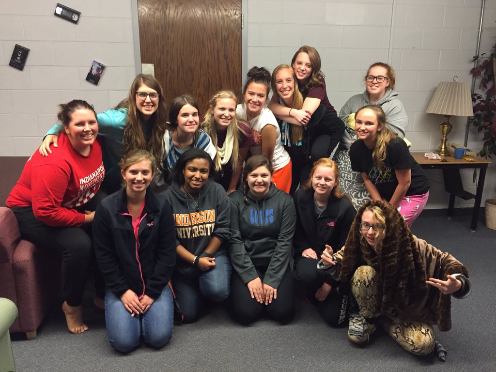 AU_ProjectLinus's tweet image. Thank you @RiceHallAU @abbi_stephens 2CD hall for cutting blankets tonight!