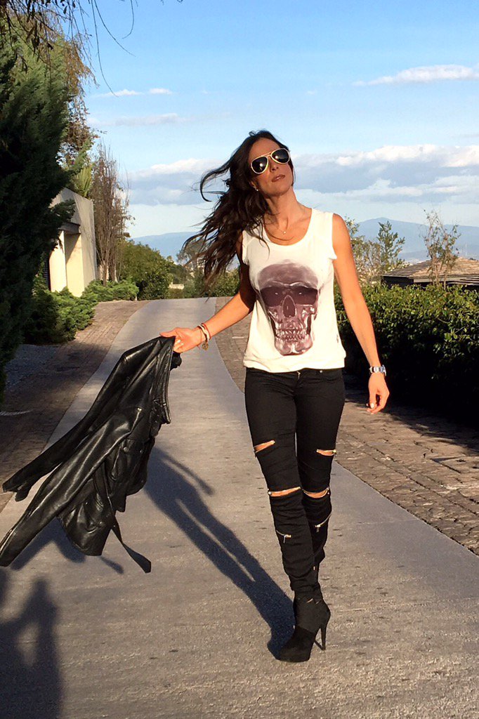 Paulina Mercado on Twitter: “Lista para el concierto de Miguel Bosé