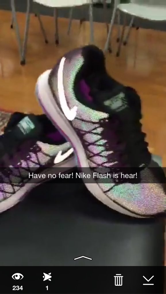 PRRaces's tweet image. This shoe on @PRRunning  Snapchat story is preeettyyy 😍 Find it in our stores! @NikeRunning #Pegasus #FlashID