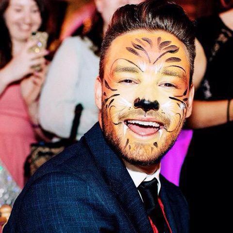 tberrykoo's tweet image. I want to fck cry my heart out ppl r saying that he isnt doing good. Pray for our Lima bean tonight #GetWellSoonLiam