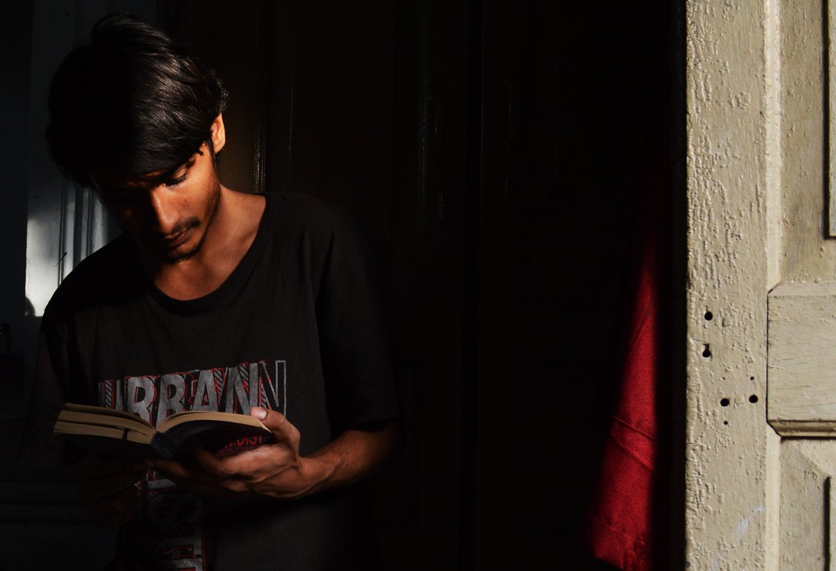 scopenotes's tweet image. A crisis of meaning, captured in a moving 11-min film. @scopenotes talks with Girah's writer scope-mag.com/2015/10/acting…