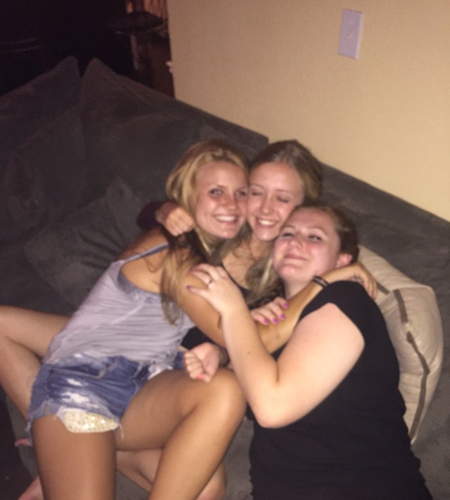 evajohnson_'s tweet photo. Happy bday to this day one shit right here @dornfeldrebecca https://t.co/sfnqHKp6ze