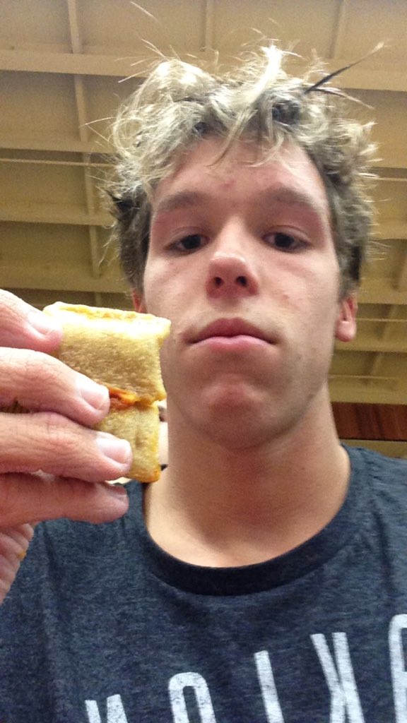 Yurii2's tweet image. Today was a good day #pizzapockets