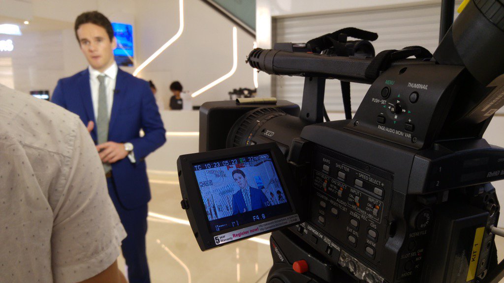 joelstephennyc's tweet image. Online vs offline debate #asia #retail #REUTERS #fashionwalk #HongKong #causewaybay