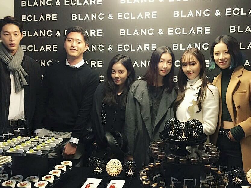[PIC][02-11-2015]Jessica tham dự buổi Fansign và ra mắt cửa hàng cho "BLANC & ECLARE X KOON" vào chiều nay CS--6_NU8AAObGB