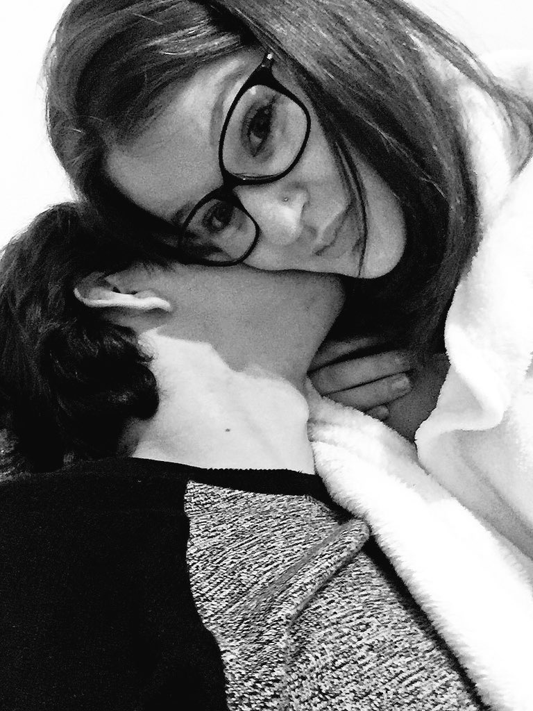Chloethmas's tweet photo. 💘💘💘💘 https://t.co/zjHXABAsCo