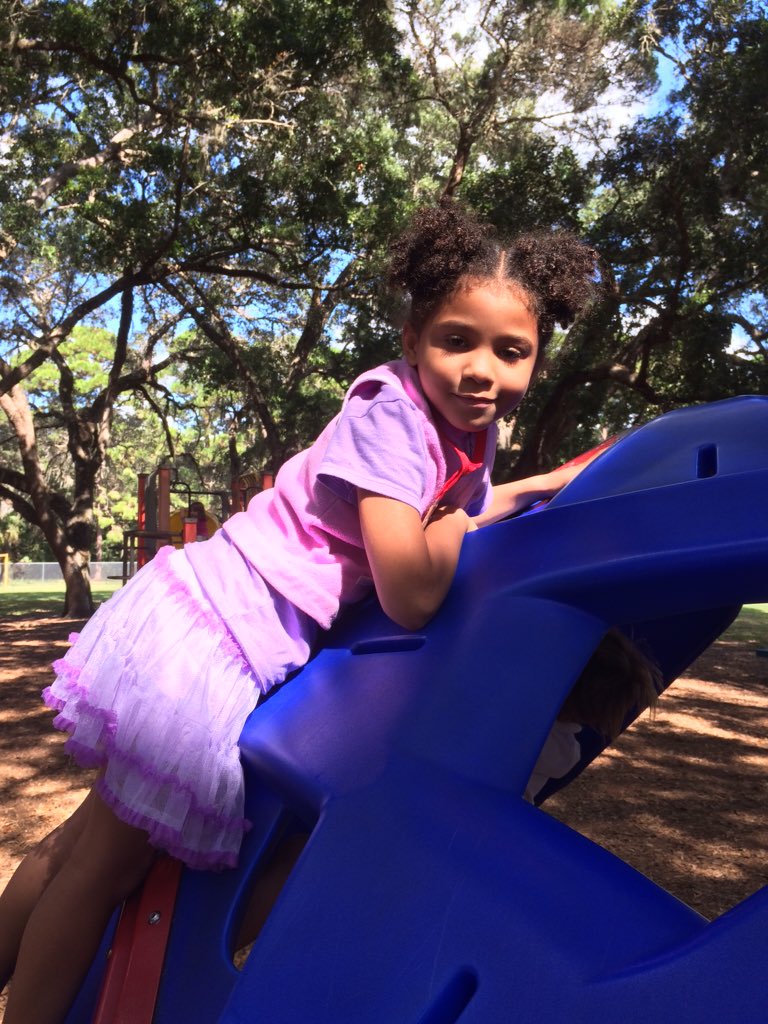 Mrs_Febus's tweet photo. "Mrs. Febus I did it all by myself!" @HudsonElem #playgroundsuccess #growingup #ilovehudson #kindergartenrocks https://t.co/uCq726SdEX