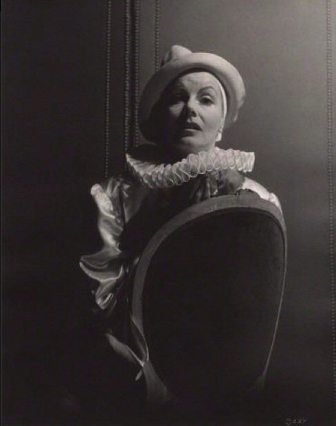 TonyBravoSF's tweet photo. New #cecilbeaton photo collection (with Garbo!) in this week's @SFC_Style #bookswithchic https://t.co/EUum0k2UhK https://t.co/wKNqpYRc6V