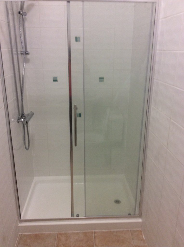 Ronstiling's tweet image. Last weeks job was in Abergavenny, #park hotel #bathroom refit