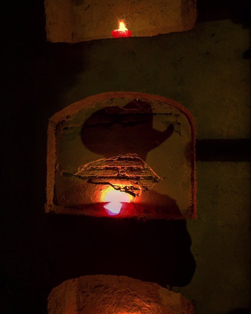 Sombras que visitan a los que se fueron. #QueBuenaFoto // foto por @CHAC_TTER