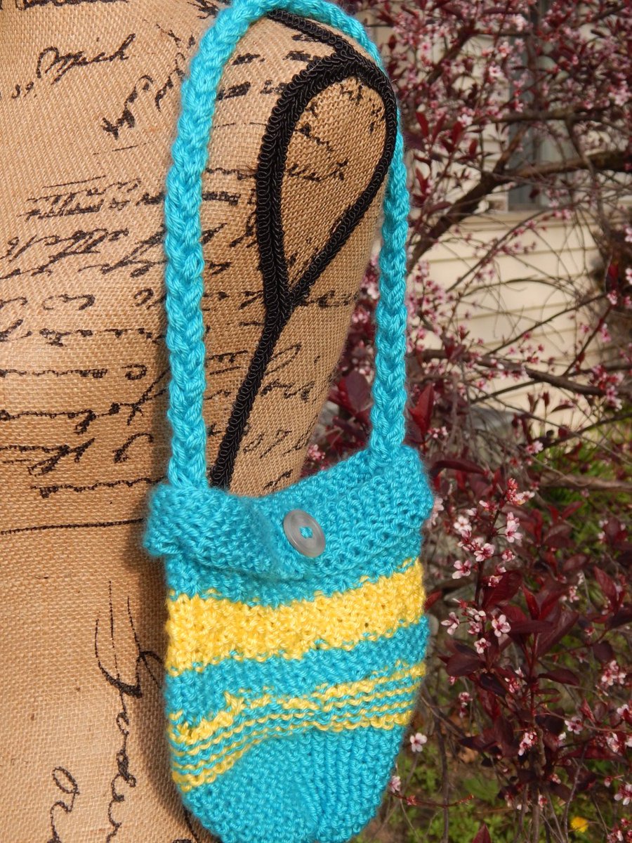 theramblingyarn's tweet photo. Girl's Purse Small Pouch Spring Blue and Yellow https://t.co/eLsHD537wZ #Etsy #SpringPouch https://t.co/jFNt5FIz83