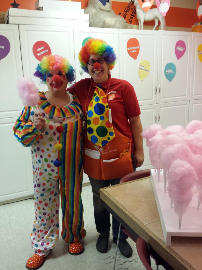 baybaxem3's tweet photo. VOA excitement at store 6682, our circus theme is so fun! https://t.co/vr7CA11E1h