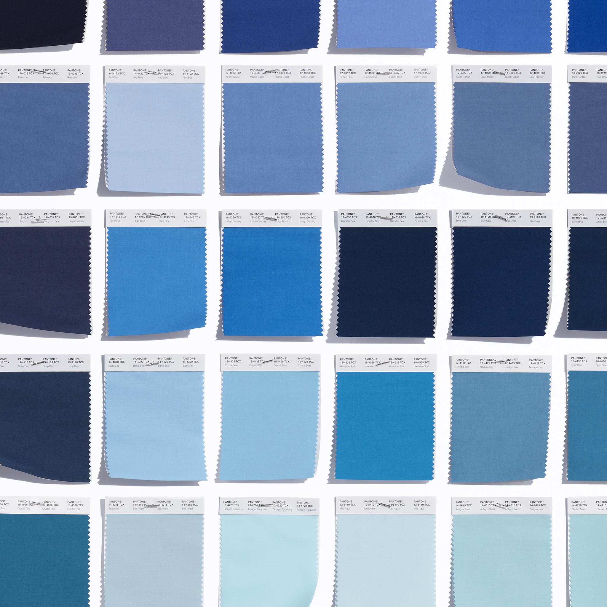 powder-blue-pantone