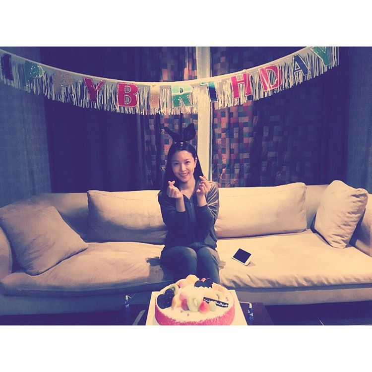RealBoaKwon's tweet photo. #30 #생일파티 #깜짝이야 #자려다나��니파티네 #고마워요 우리스텝최고얌 ^^ 일찍 일어나야되서리.. 12시전에 잠자러 고고~~~ ^^ https://t.co/ZdbMJw1ANx