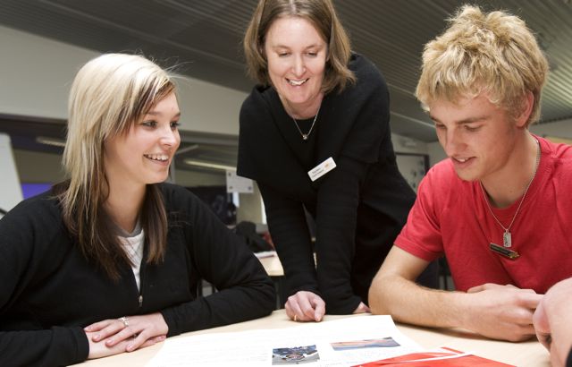 7 praktische tips voor objectief beoordelen bit.ly/1QbMFiX. Geef ook jouw tips! #toetsen #onderwijs