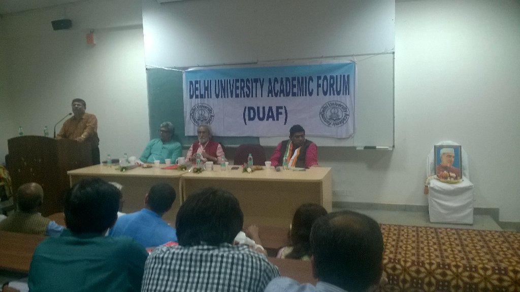 jharajesh's tweet photo. @OfficeOfRG Aditya N Misra in chair, Ajit Jogi, Irfan Habib, & M Venu talked abt #Nehru's legacy. #DUAF https://t.co/l54bA2ph9I