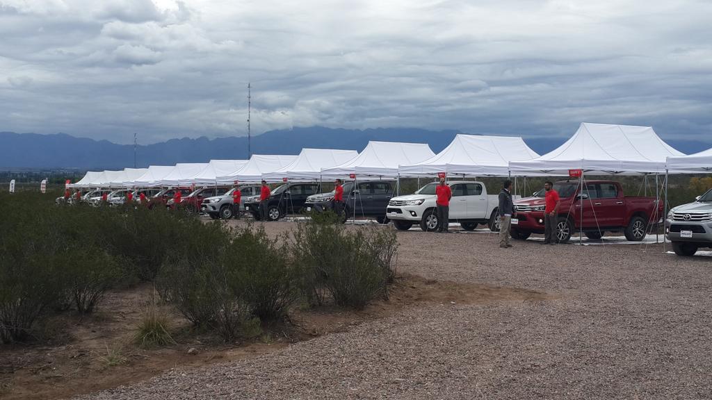 msejastdf's tweet photo. #Hilux un paso adelate en calidad, tecnología y seguridad https://t.co/f75sOKxhbd
