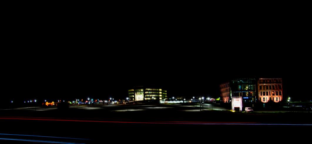 De nieuwe industrie skyline van Venray by night.

Links #inalfa 
Rechts #inther