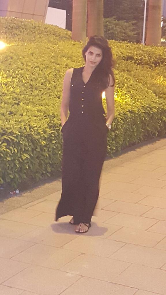 Realsonaliraut9's tweet photo. #black #colorofelegance https://t.co/QQ3k1fVZ3b